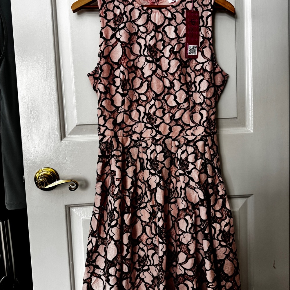 NWT ULTRAPINK SZ M Fit & flare fully lined round neck 2 tone lace hidden zipper - Picture 13 of 13